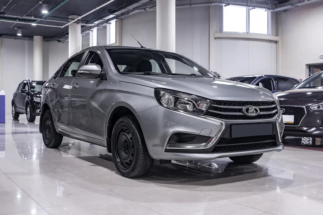 Купить Vesta с пробегом