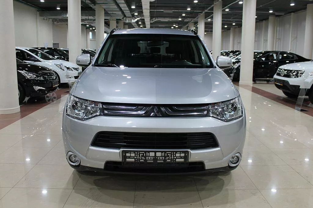 Купить Outlander с пробегом