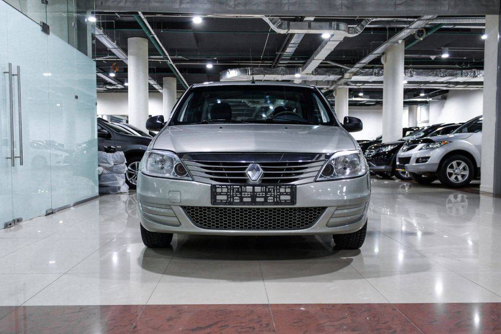 Купить Logan с пробегом